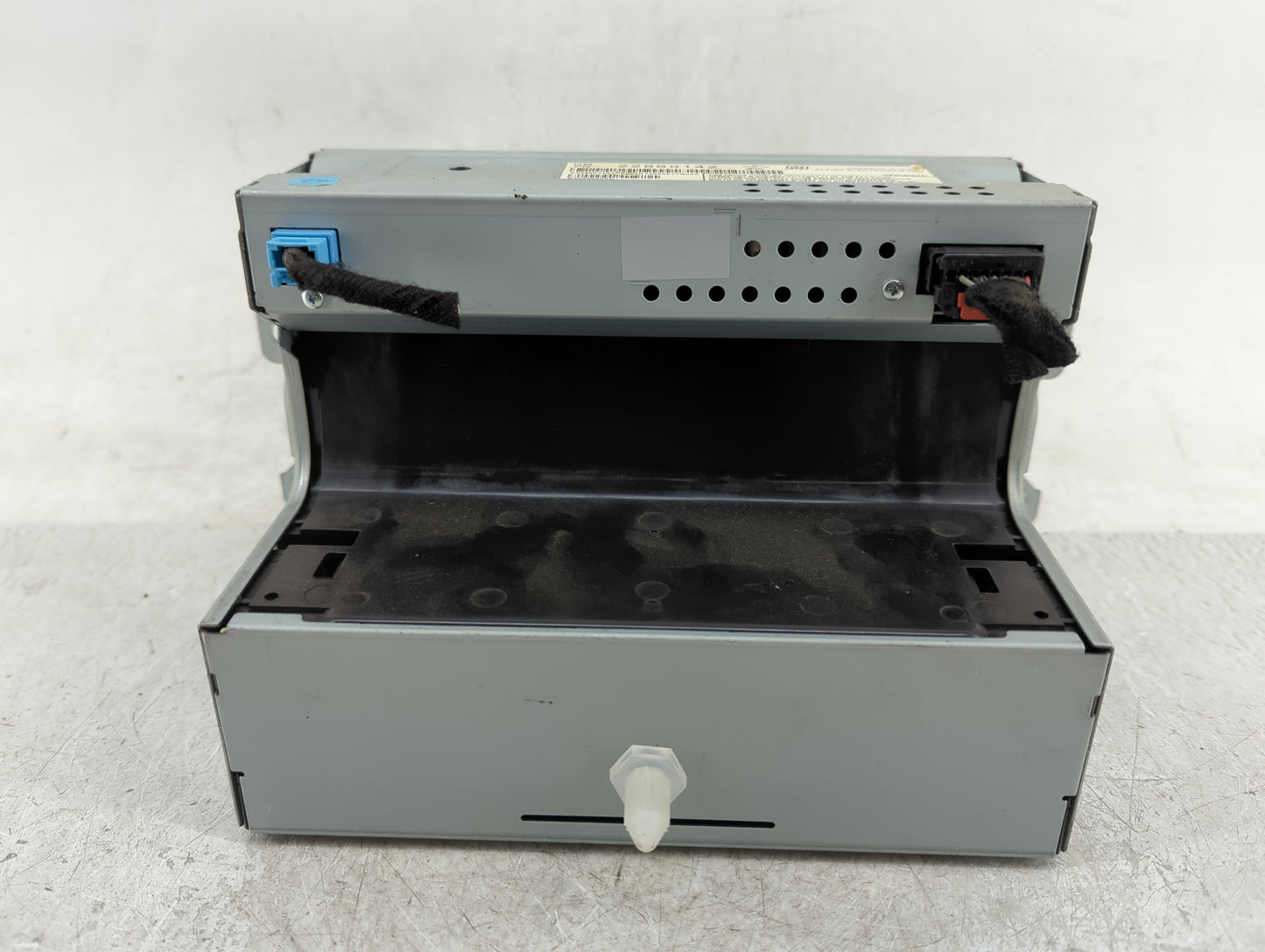 2013 Chevrolet Malibu Radio AM FM Cd Player Receiver Replacement P/N:22869142 Fits OEM Used Auto Parts - Oemusedautoparts1.c