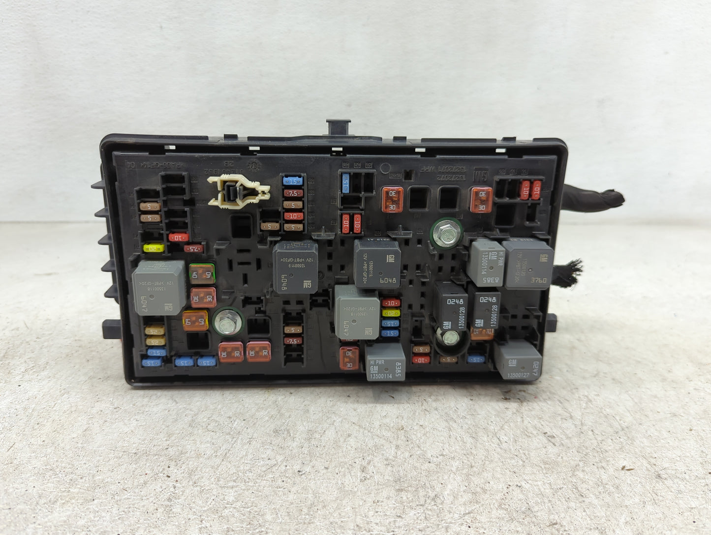 2013 Chevrolet Malibu Fusebox Fuse Box Panel Relay Module P/N:22892003 13272072, 13272071 Fits OEM Used Auto Parts - Oemused