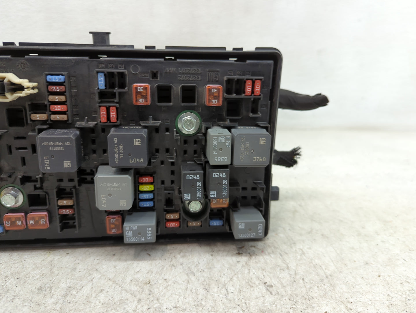 2013 Chevrolet Malibu Fusebox Fuse Box Panel Relay Module P/N:22892003 13272072, 13272071 Fits OEM Used Auto Parts - Oemused