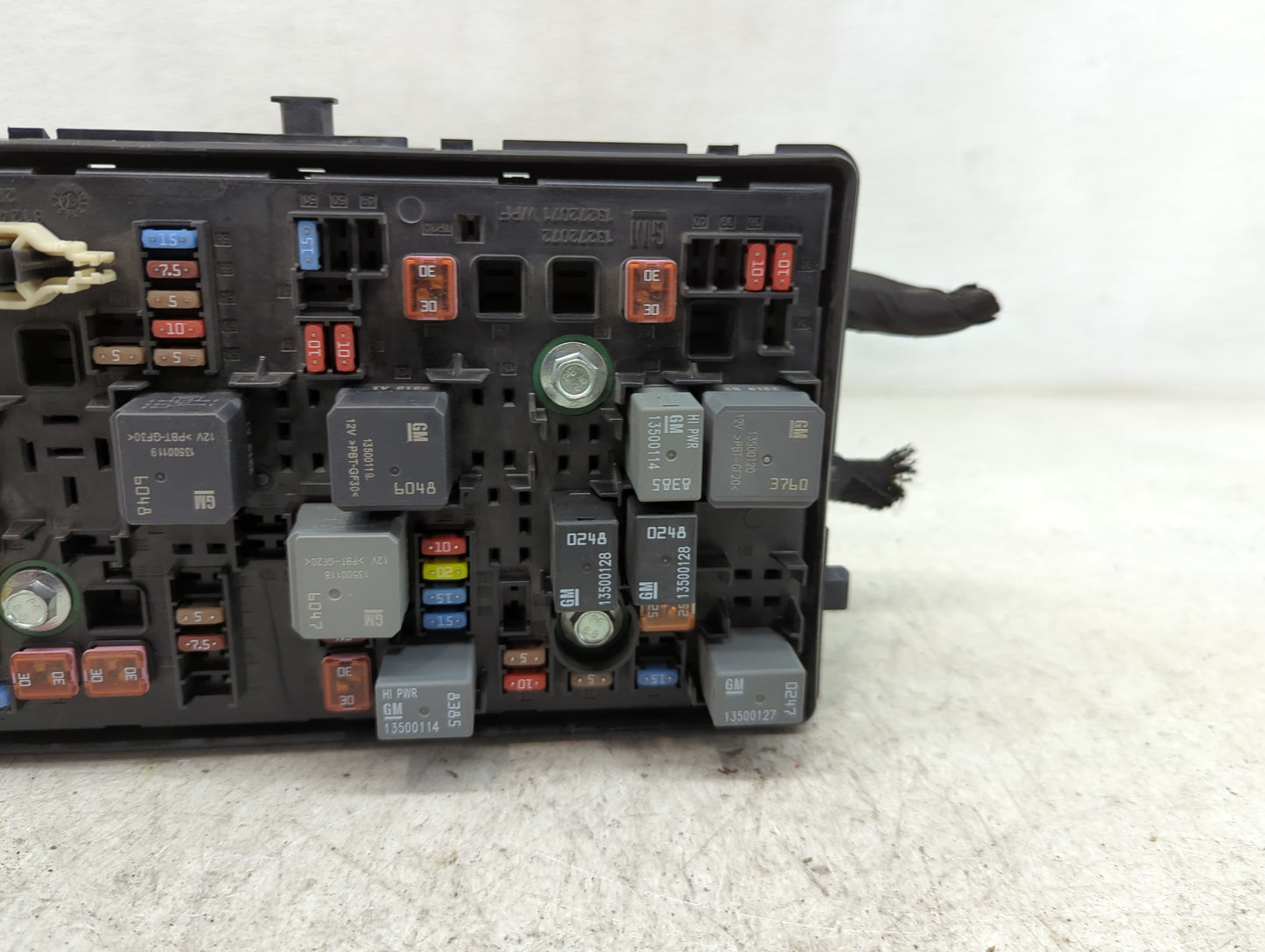 2013 Chevrolet Malibu Fusebox Fuse Box Panel Relay Module P/N:22892003 13272072, 13272071 Fits OEM Used Auto Parts - Oemused