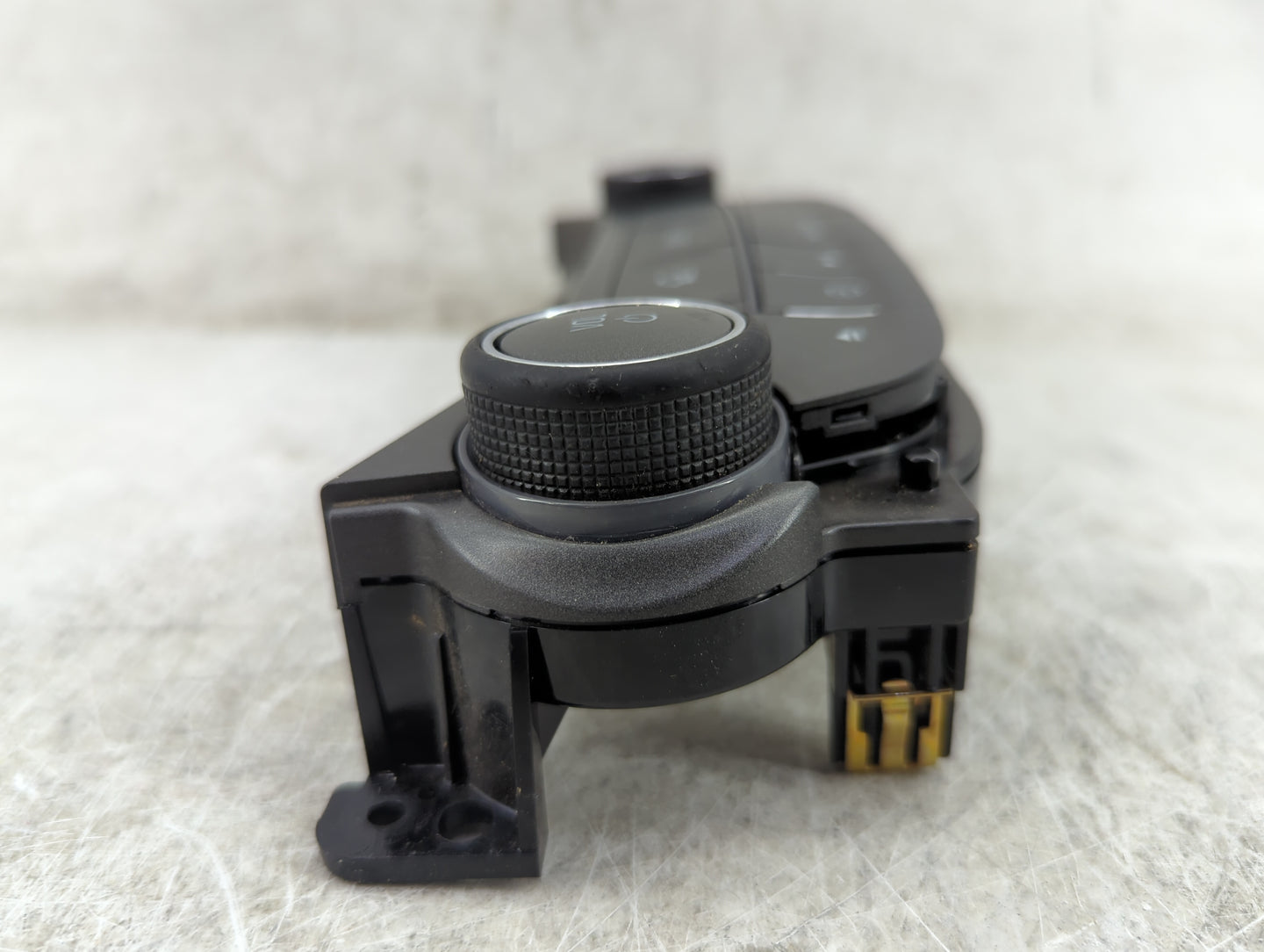 2013-2013 Chevrolet Malibu Radio Control Panel - Oemusedautoparts1.com
