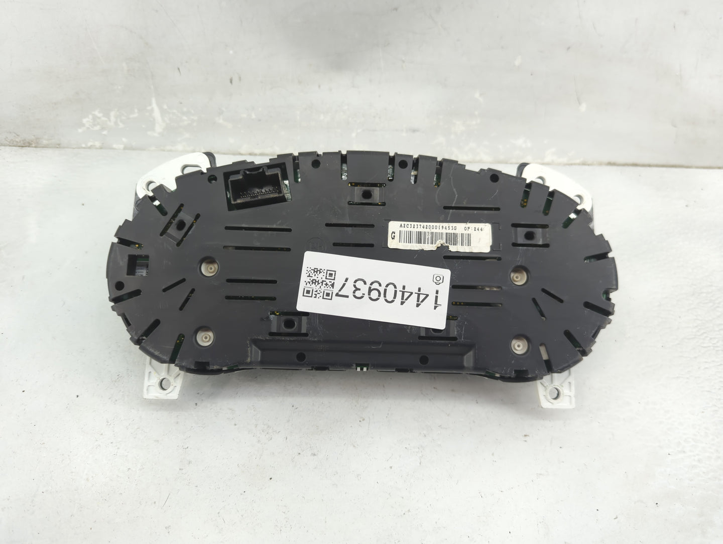 2013 Chevrolet Malibu Instrument Cluster Speedometer Gauges P/N:A2C32374200 GMX351, 4862366 Fits OEM Used Auto Parts - Oemus