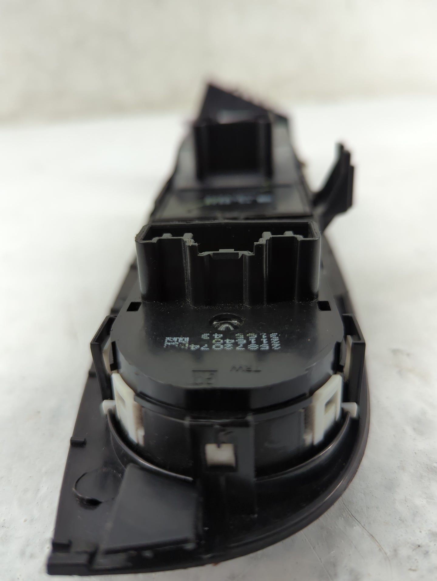 2013 Chevrolet Malibu Master Power Window Switch Replacement Driver Side Left P/N:22817580 22147580, 31563 Fits Fits 2011 20