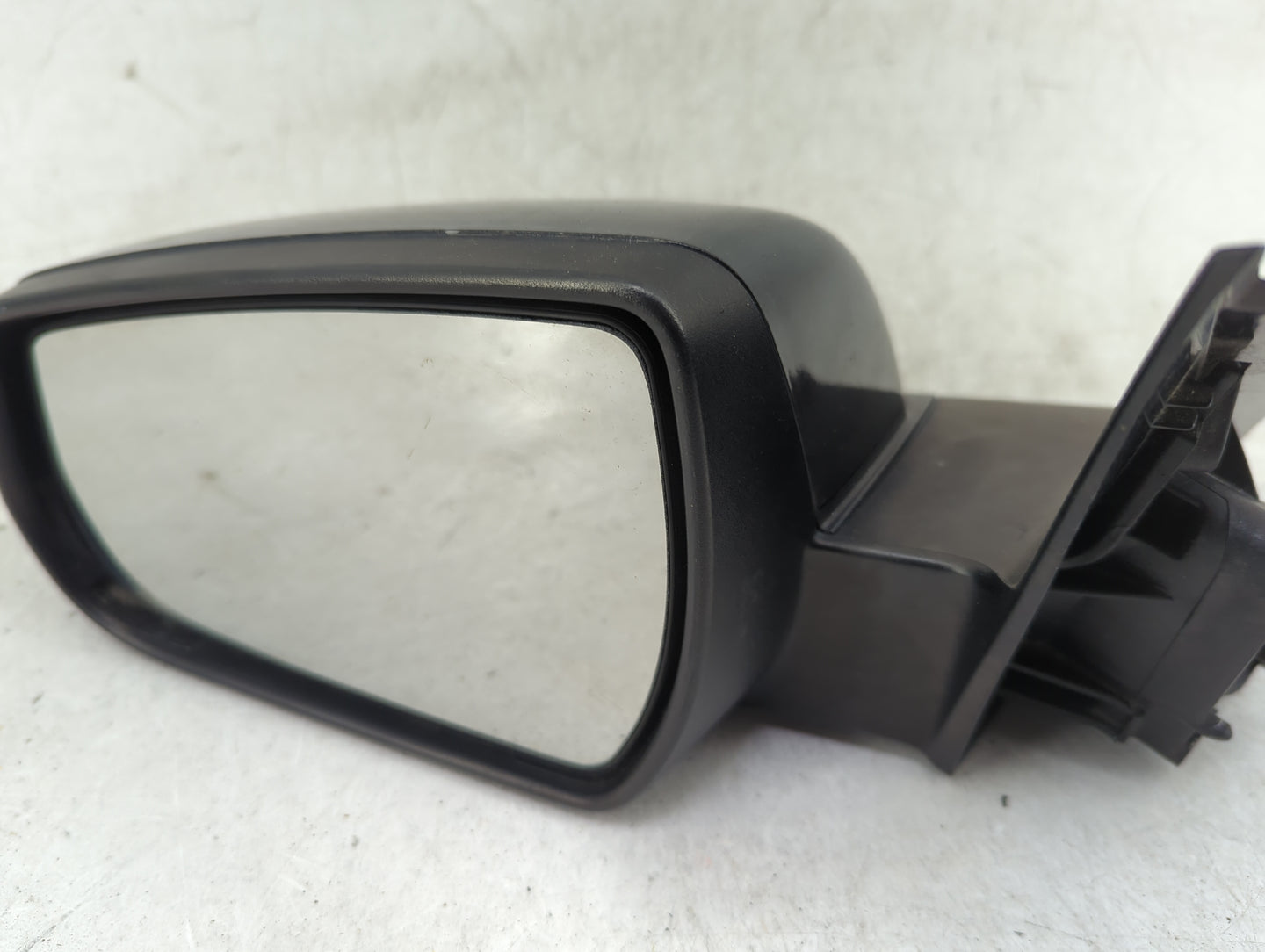 2013 Chevrolet Malibu Driver Side View Mirror - Left Door Mirror OEM Used - Oemusedautoparts1.com