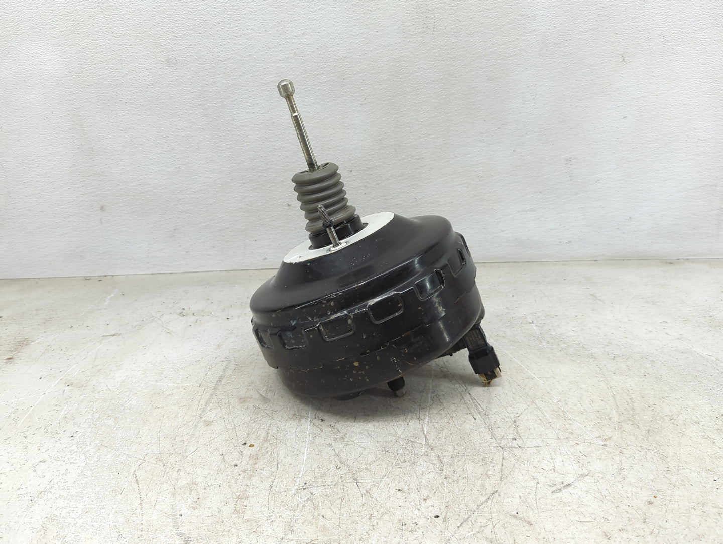 2013-2016 Chevrolet Malibu Power Brake Booster Oem - Oemusedautoparts1.com