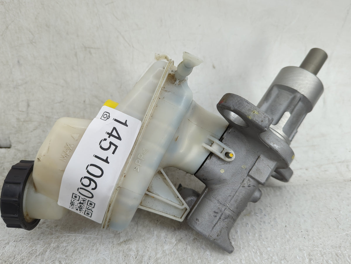 2013-2016 Chevrolet Malibu Brake Master Cylinder 1451060 - Oemusedautoparts1.com