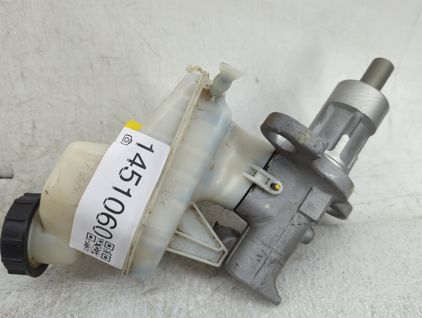 2013-2016 Chevrolet Malibu Brake Master Cylinder 1451060 - Oemusedautoparts1.com