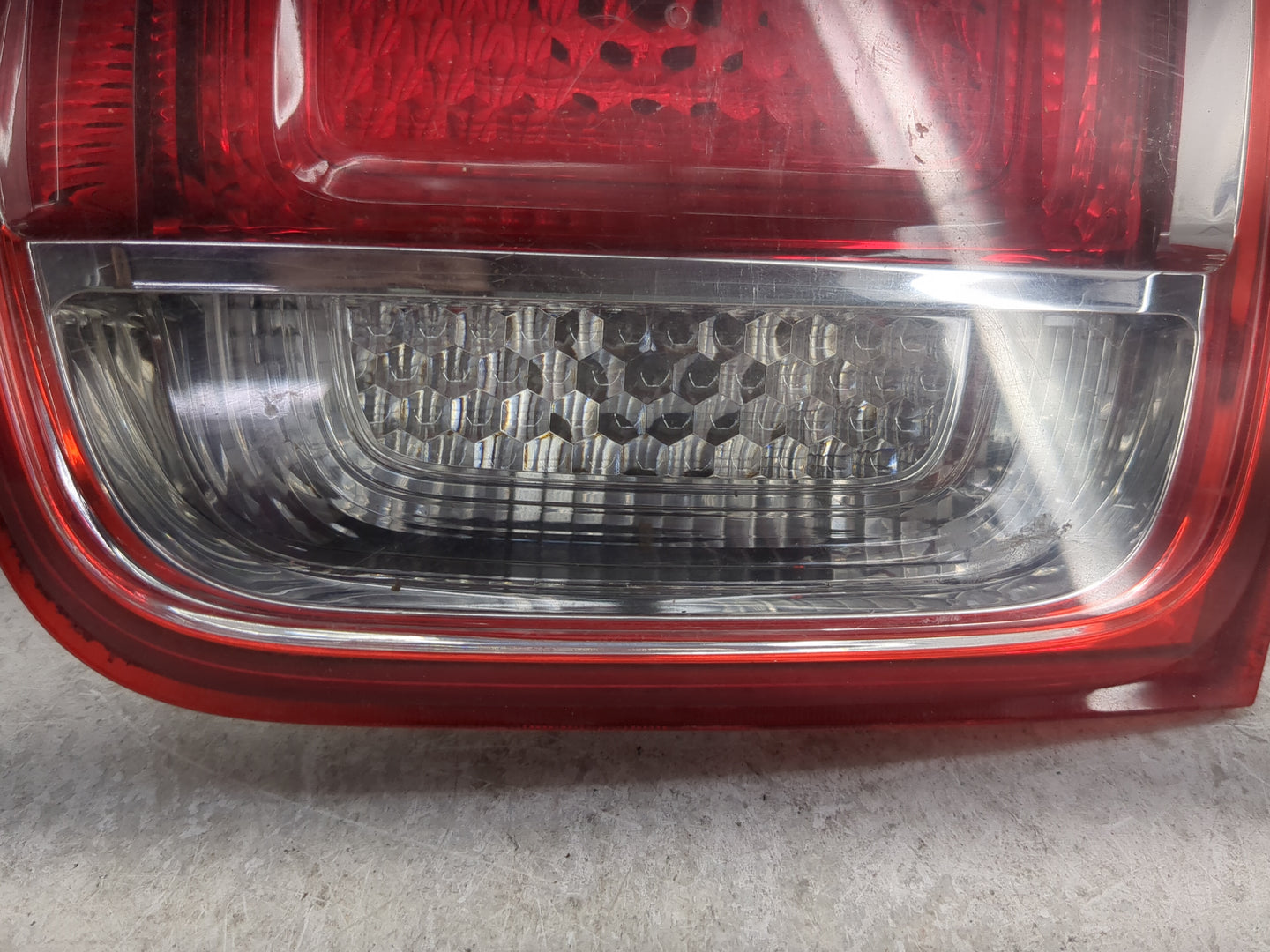 2013-2016 Chevrolet Malibu Tail Light Assembly Passenger Right OEM P/N:322161 22907312 Fits Fits 2013 2014 2015 2016 OEM Use