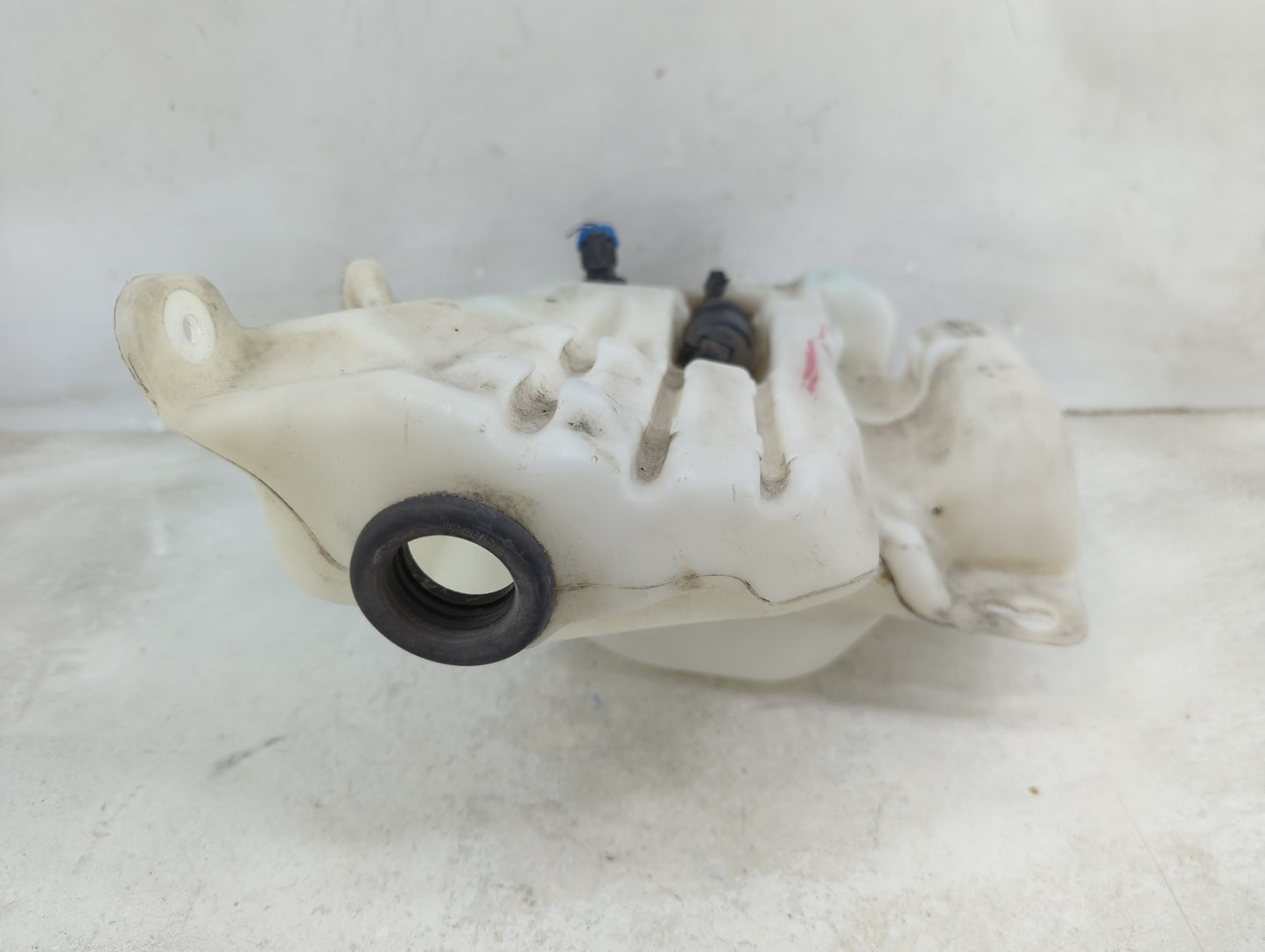 2013-2016 Chevrolet Malibu Windshield Washer Fluid Reservoir Bottle Oem 1459600 - Oemusedautoparts1.com