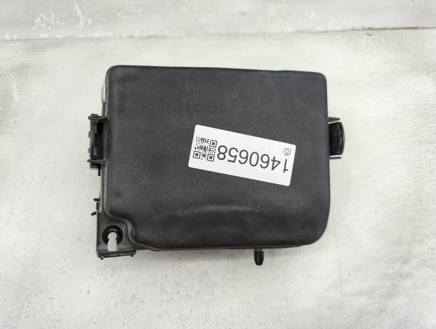 2013 Chevrolet Malibu Fusebox Fuse Box Panel Relay Module P/N:91951-3X710 Fits OEM Used Auto Parts - Oemusedautoparts1.com