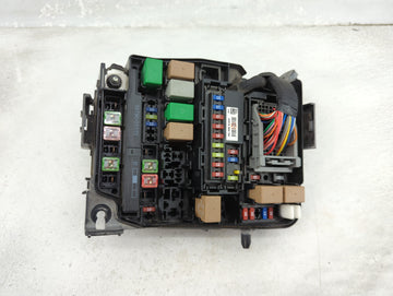 2013 Chevrolet Malibu Fusebox Fuse Box Panel Relay Module P/N:91951-3X710 Fits OEM Used Auto Parts