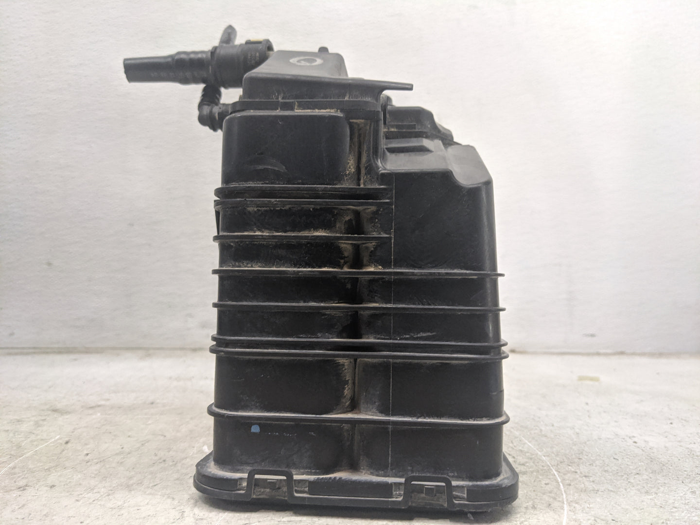 2013 Chevrolet Malibu Fuel Vapor Charcoal Canister 1462267 - Oemusedautoparts1.com