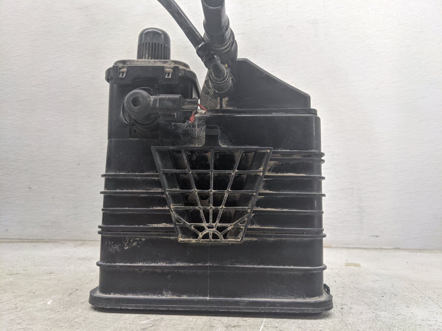 2013 Chevrolet Malibu Fuel Vapor Charcoal Canister 1462267 - Oemusedautoparts1.com