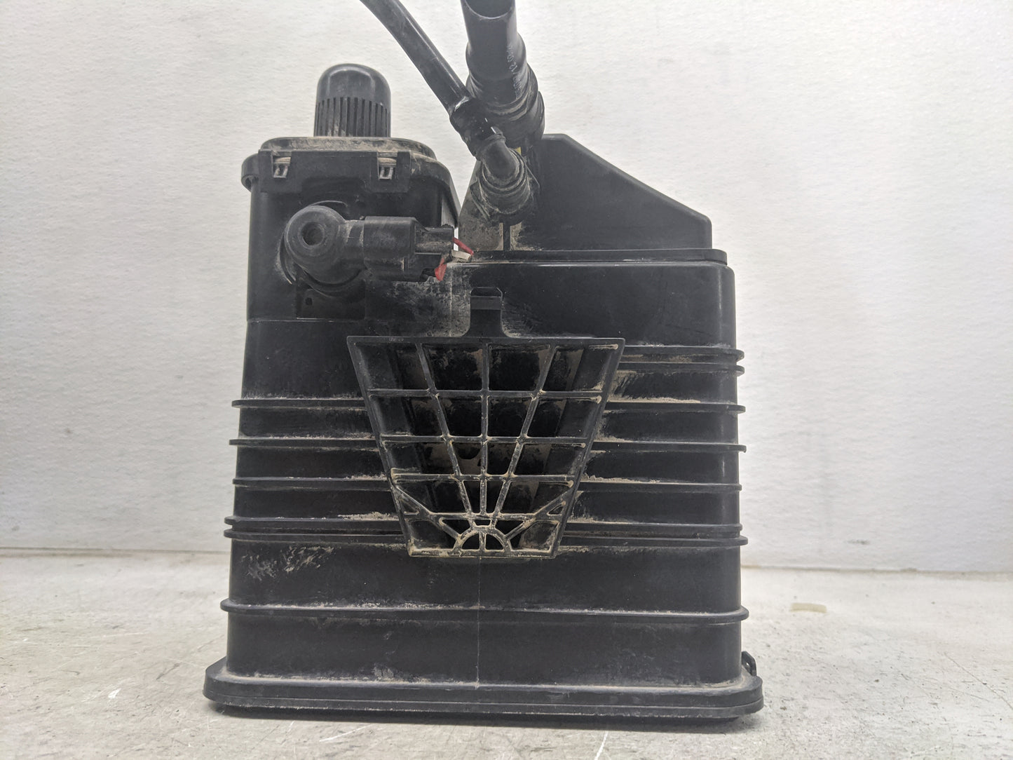 2013 Chevrolet Malibu Fuel Vapor Charcoal Canister 1462267 - Oemusedautoparts1.com