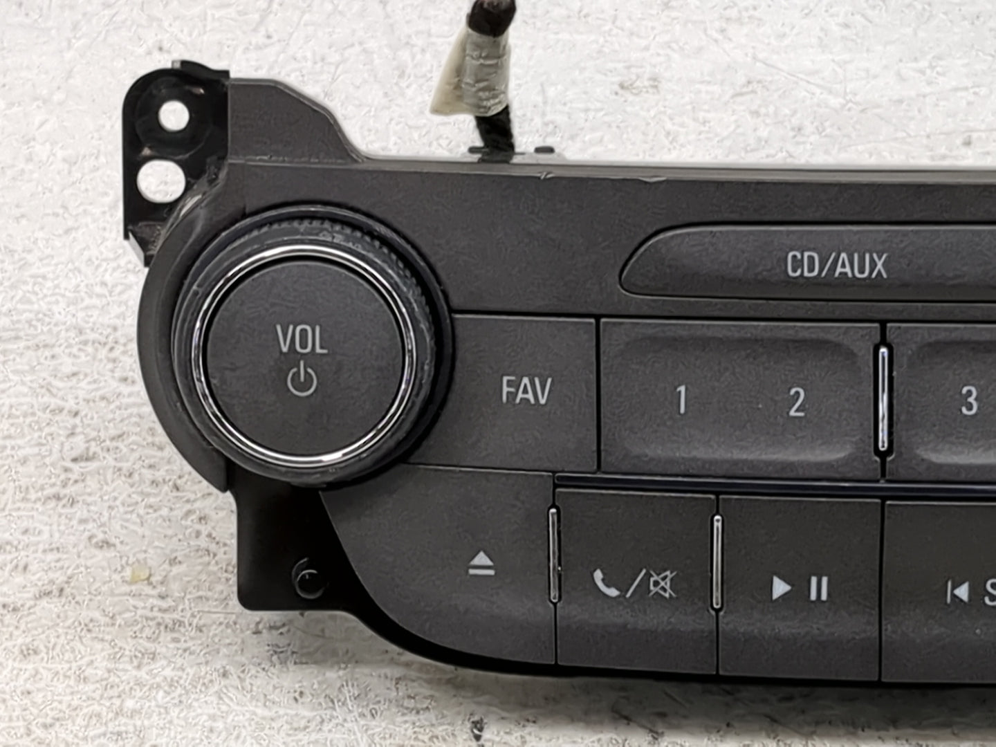2013-2013 Chevrolet Malibu Radio Control Panel 1463799 - Oemusedautoparts1.com