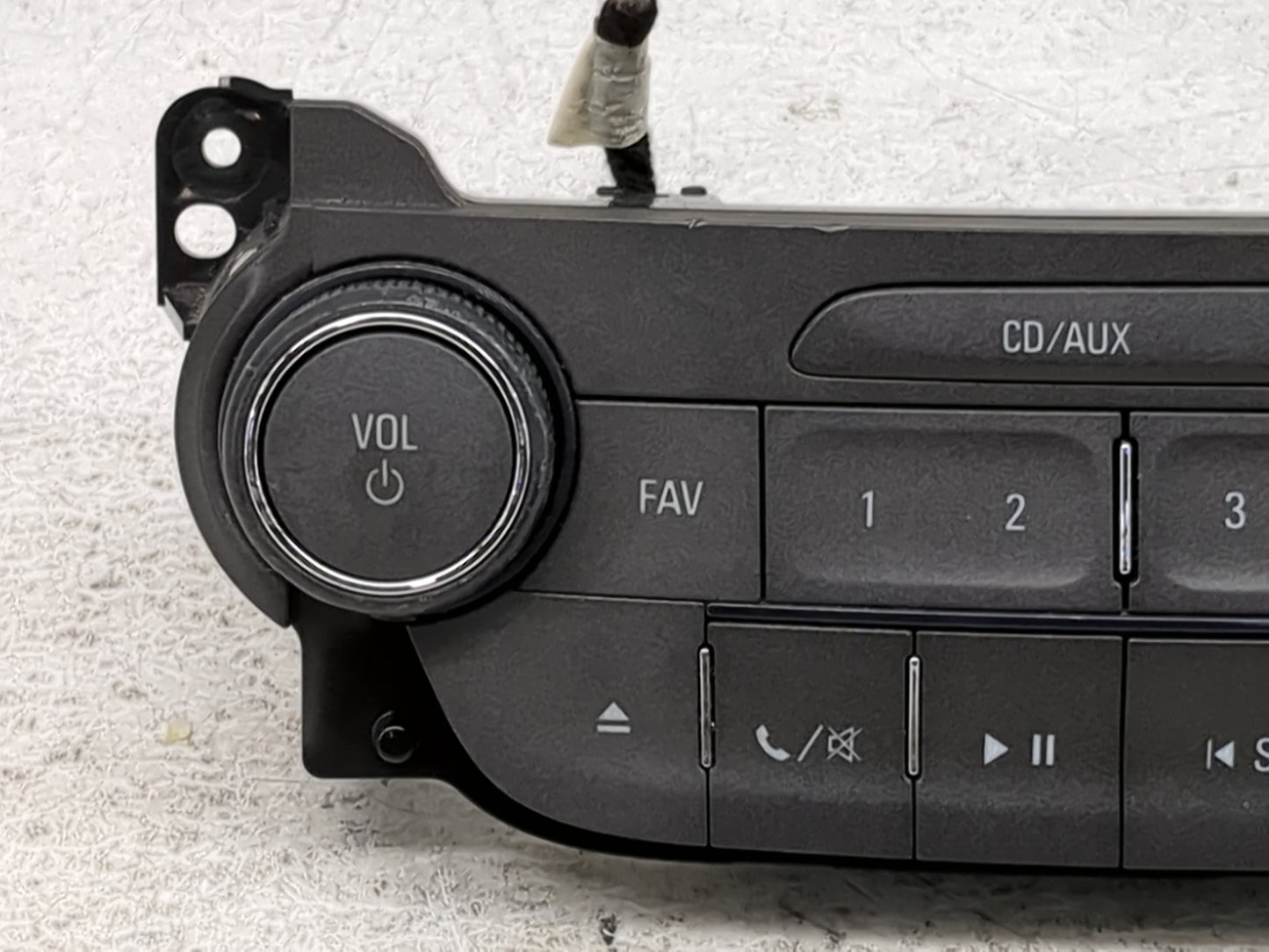 2013-2013 Chevrolet Malibu Radio Control Panel 1463799 - Oemusedautoparts1.com