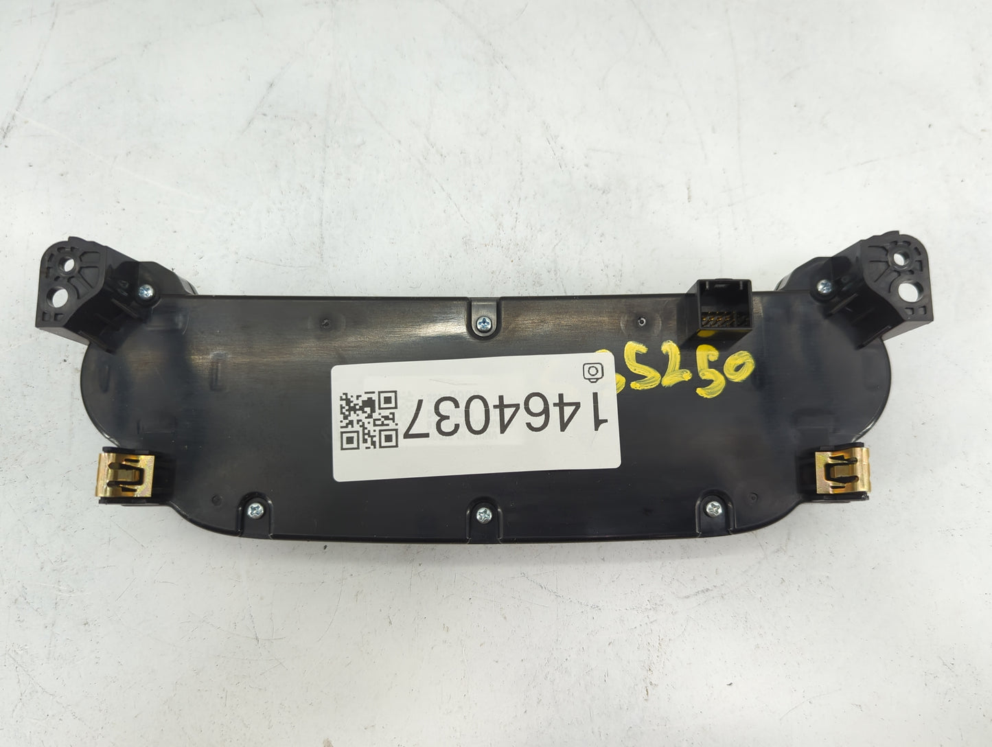 2013-2013 Chevrolet Malibu Radio Control Panel 1464037 - Oemusedautoparts1.com