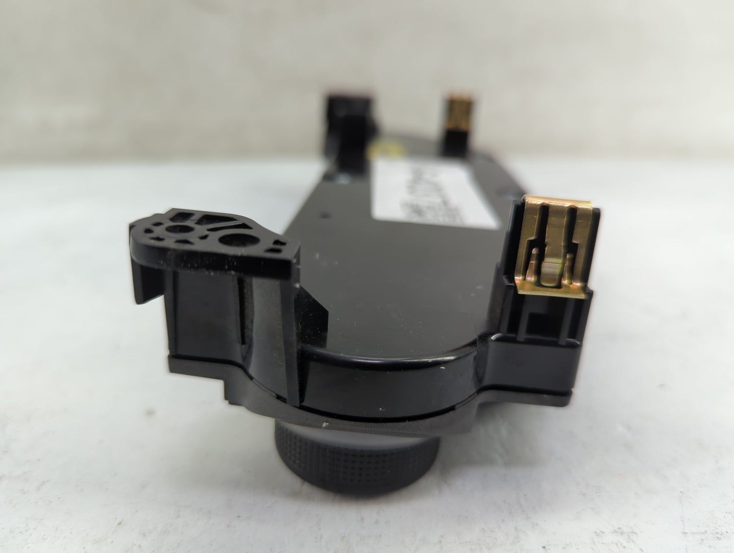 2013-2013 Chevrolet Malibu Radio Control Panel 1464037 - Oemusedautoparts1.com