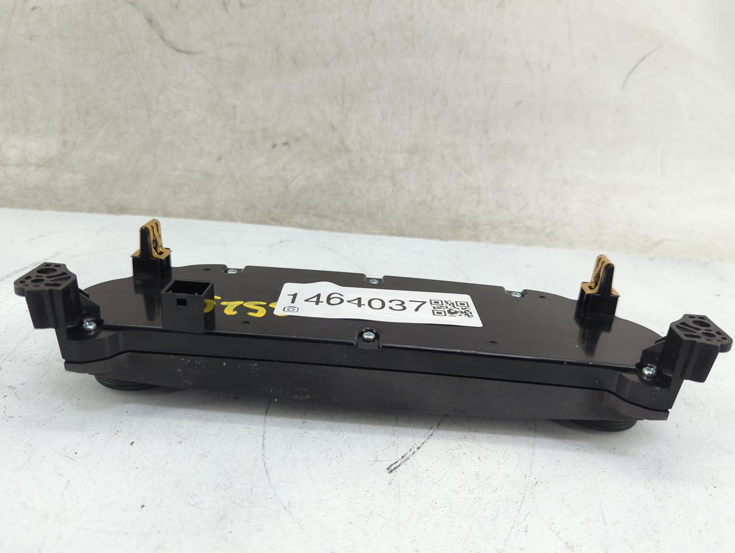 2013-2013 Chevrolet Malibu Radio Control Panel 1464037 - Oemusedautoparts1.com