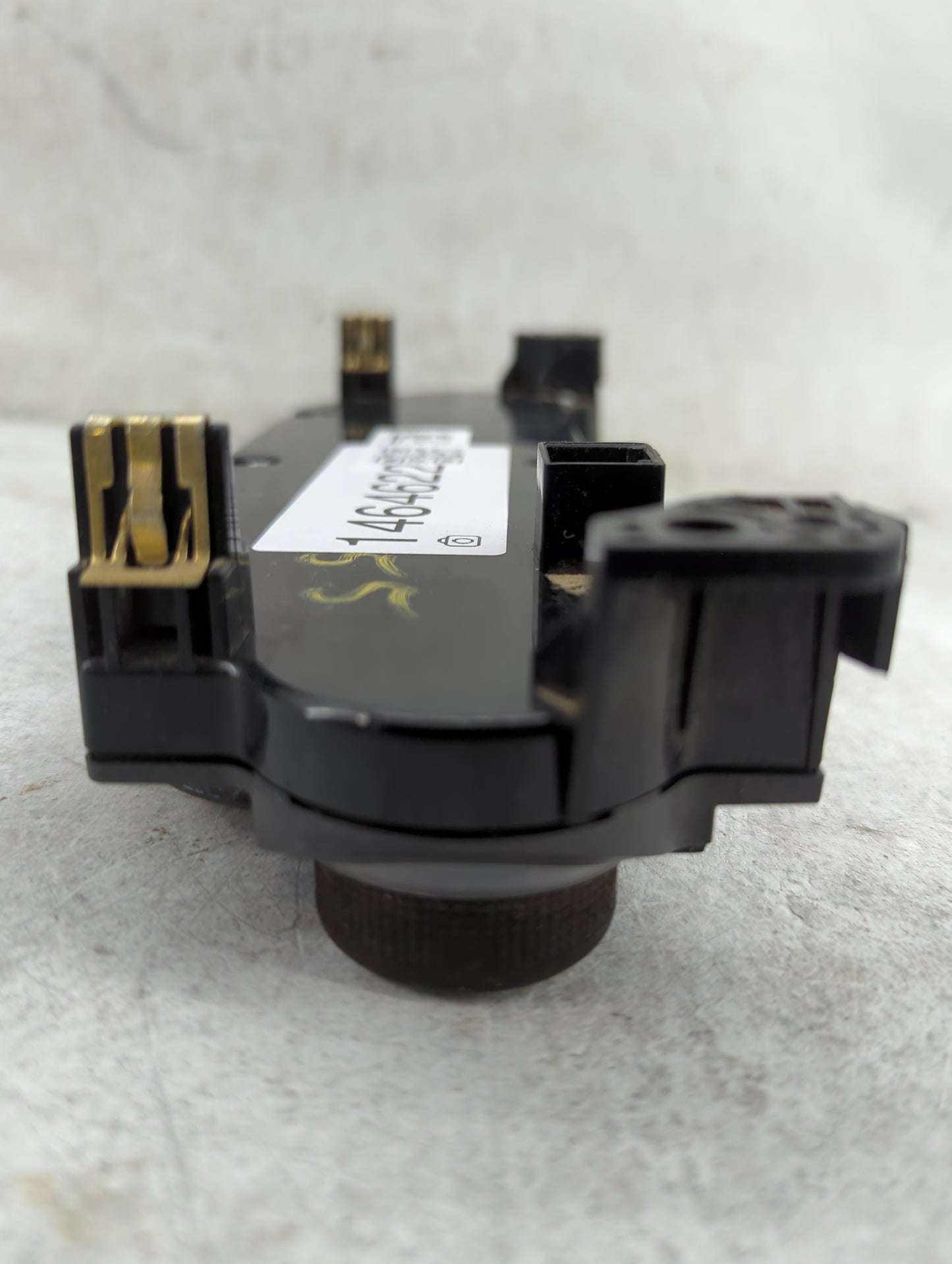 2013-2013 Chevrolet Malibu Radio Control Panel 1464622 - Oemusedautoparts1.com