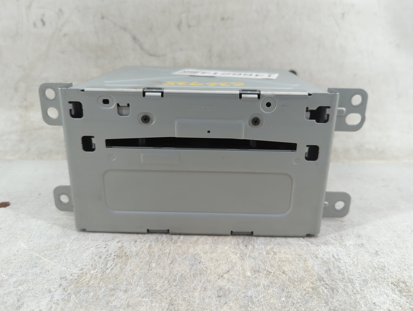 2013 Chevrolet Malibu Radio AM FM Cd Player Receiver Replacement P/N:22923802 CQ-FG42E4GDA Fits OEM Used Auto Parts - Oemuse