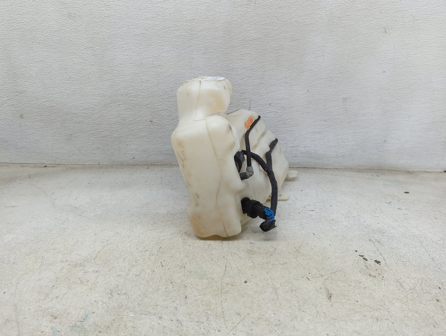 2013-2016 Chevrolet Malibu Windshield Washer Fluid Reservoir Bottle Oem 1474177 - Oemusedautoparts1.com