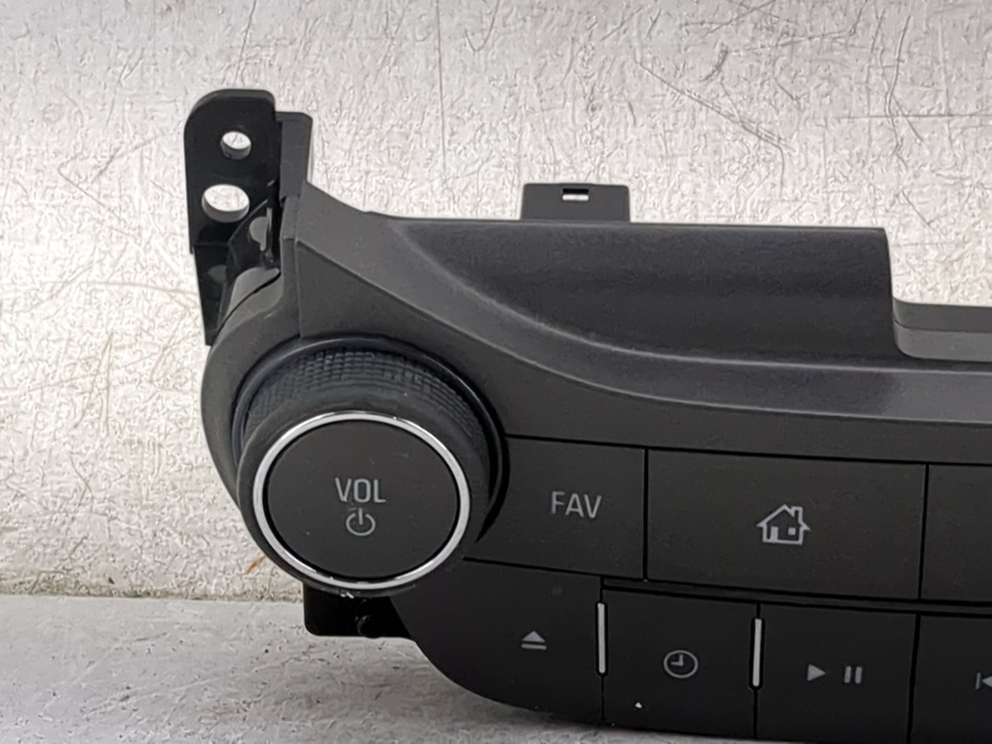 2013-2013 Chevrolet Malibu Radio Control Panel 1475080 - Oemusedautoparts1.com