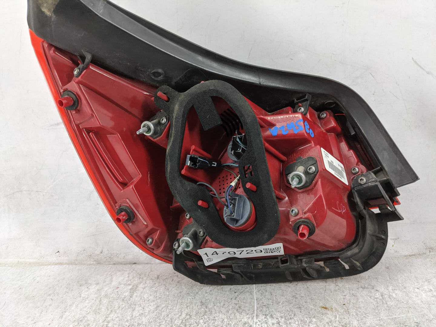 2013-2016 Chevrolet Malibu Tail Light Assembly Passenger Right OEM P/N:22992606 GMX351 Fits Fits 2013 2014 2015 2016 OEM Use