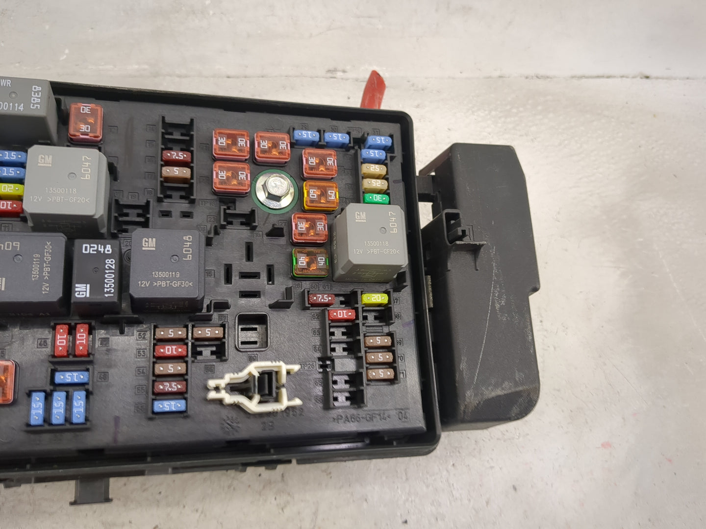 2013 Chevrolet Malibu Fusebox Fuse Box Panel Relay Module P/N:13272072 13272071, 812461952 Fits OEM Used Auto Parts - Oemuse