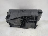 2013 Chevrolet Malibu Fusebox Fuse Box Panel Relay Module P/N:13272072 13272071, 812461952 Fits OEM Used Auto Parts - Oemuse