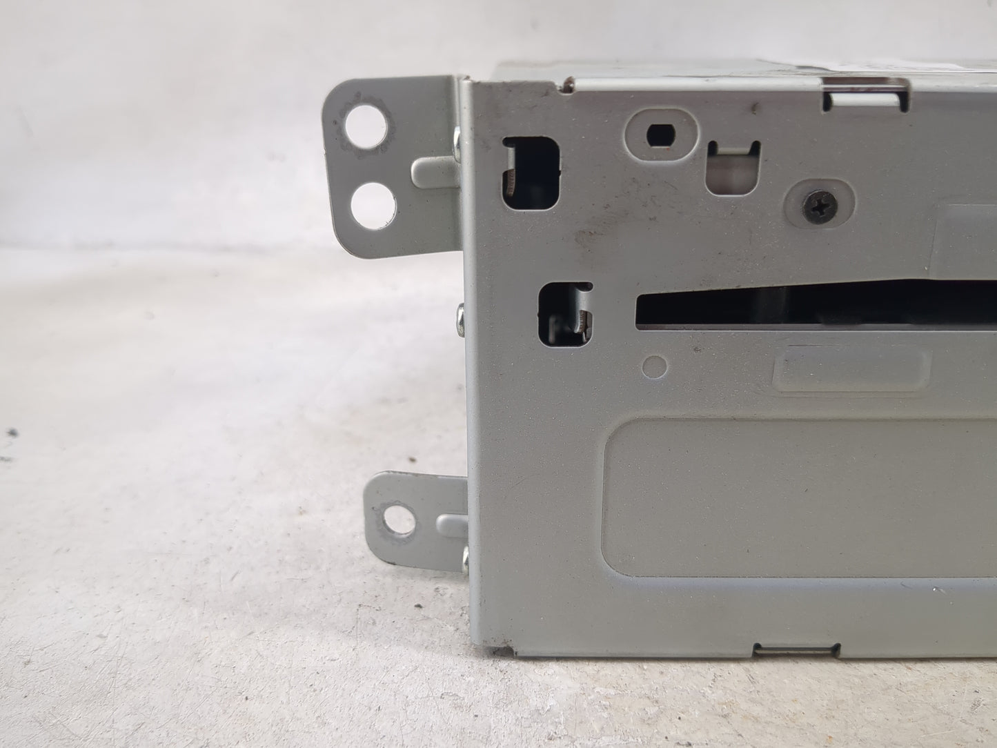 2013 Chevrolet Malibu Radio AM FM Cd Player Receiver Replacement P/N:22923802 CQ-FG4ZE4GDA Fits OEM Used Auto Parts - Oemuse