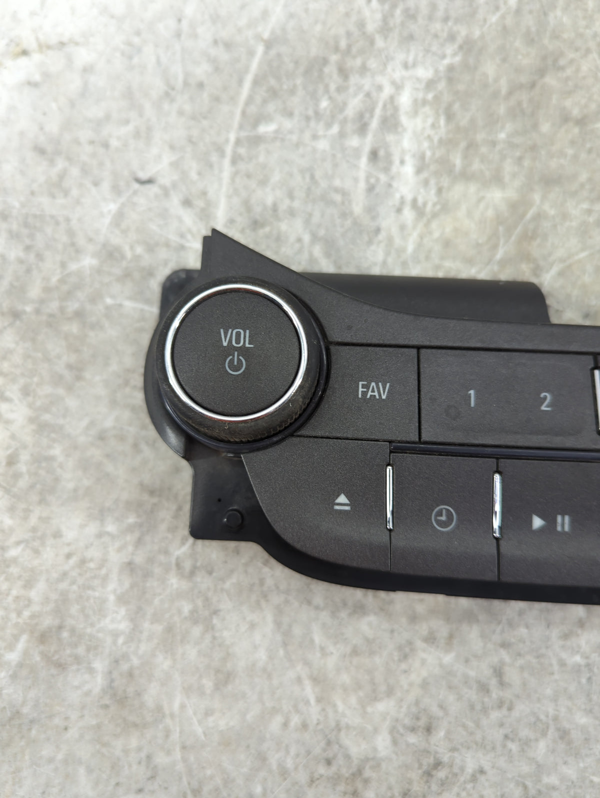 2013-2013 Chevrolet Malibu Radio Control Panel Black - Oemusedautoparts1.com