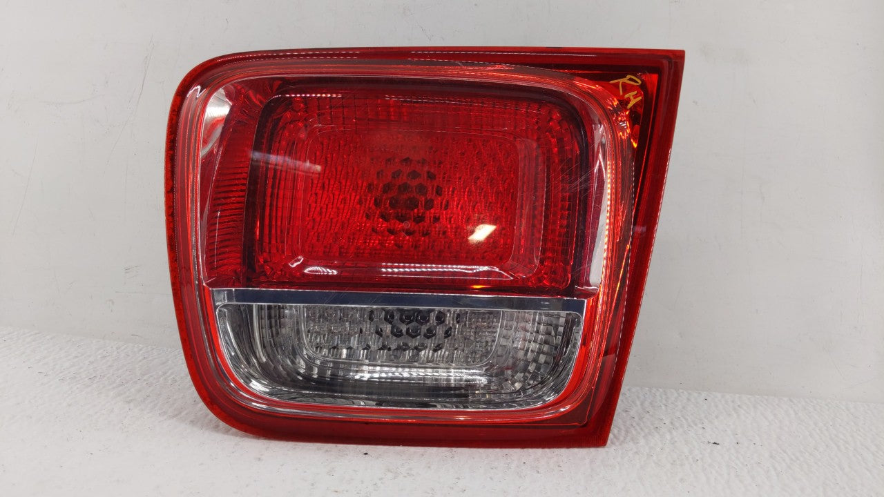 2013-2016 Chevrolet Malibu Tail Light Assembly Passenger Right OEM P/N:22871116 22907312 Fits Fits 2013 2014 2015 2016 OEM U