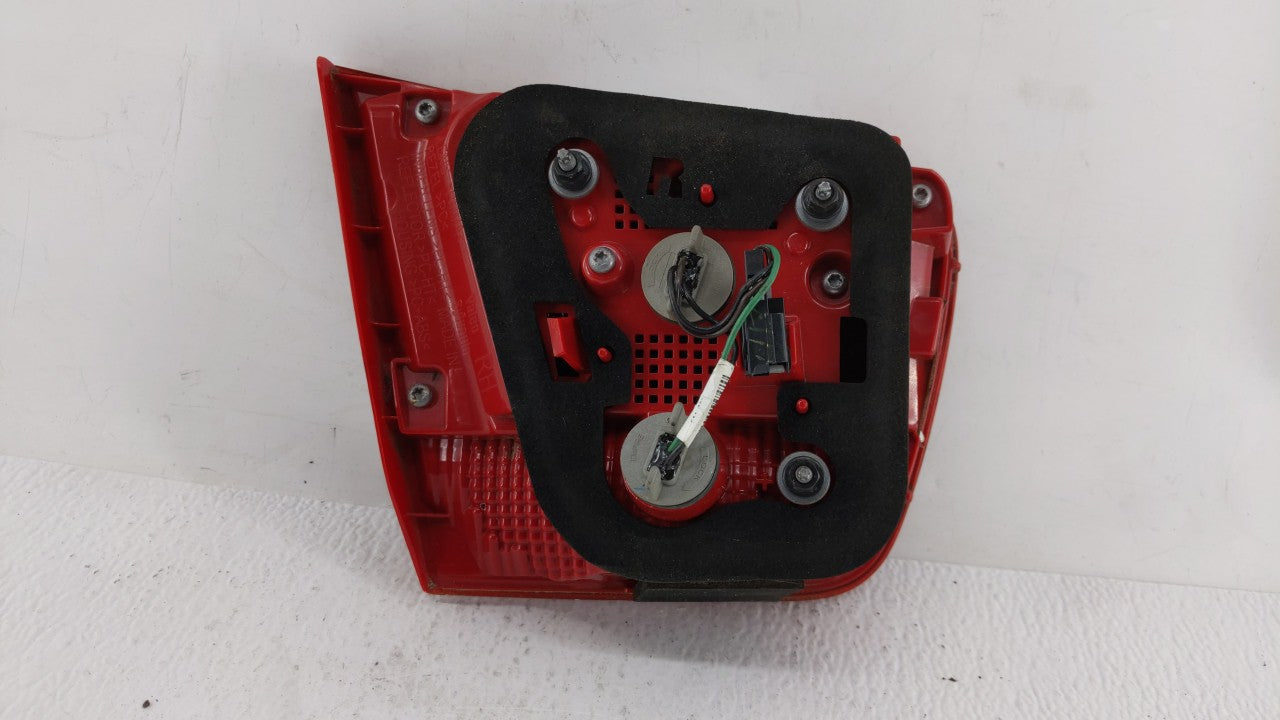 2013-2016 Chevrolet Malibu Tail Light Assembly Passenger Right OEM P/N:22871116 22907312 Fits Fits 2013 2014 2015 2016 OEM U