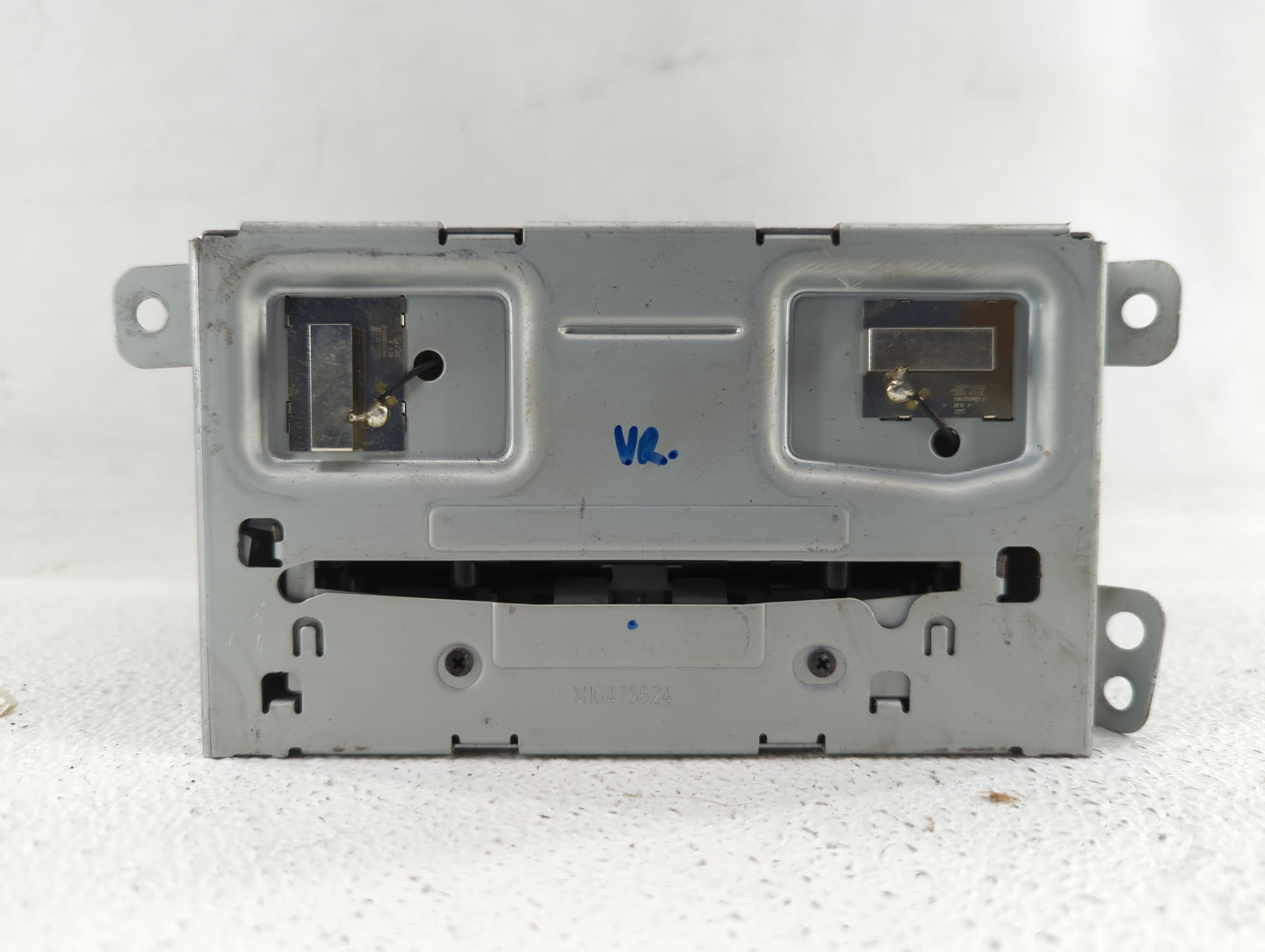 2013 Chevrolet Malibu Radio AM FM Cd Player Receiver Replacement P/N:22965236 23140543, 22980112, 22869142 Fits OEM Used Aut