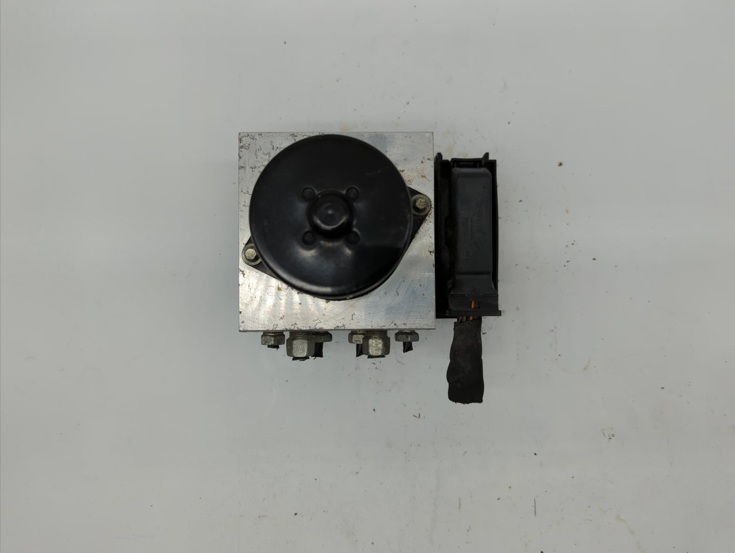 2013-2016 Chevrolet Malibu ABS Pump Control Module Replacement P/N:22973923 22827930, 22888501 Fits Fits 2012 2013 2014 2015