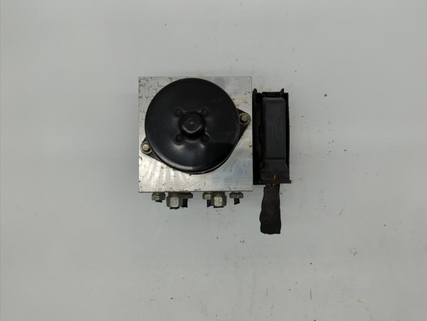 2013-2016 Chevrolet Malibu ABS Pump Control Module Replacement P/N:22973923 22827930, 22888501 Fits Fits 2012 2013 2014 2015