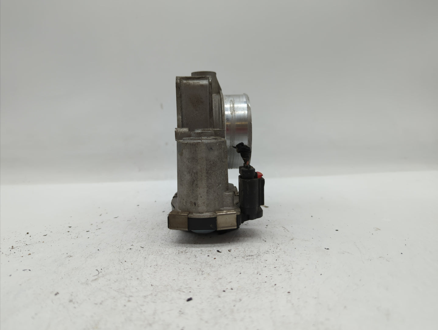 2013-2015 Chevrolet Malibu Throttle Body P/N:12627217DA 12669073DA Fits Fits 2013 2014 2015 2017 2018 OEM Used Auto Parts - 