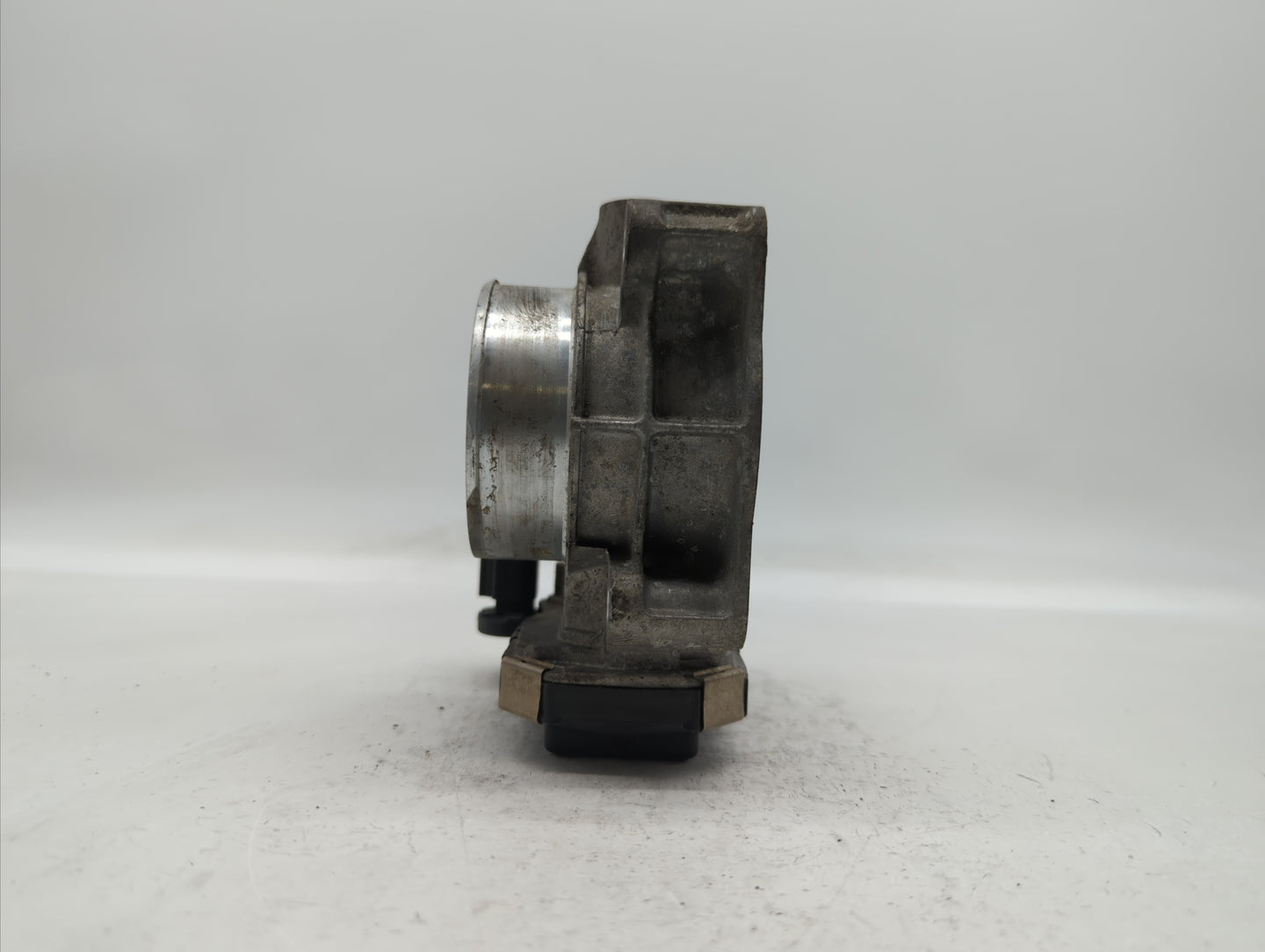 2013-2015 Chevrolet Malibu Throttle Body P/N:12627217DA 12669073DA Fits Fits 2013 2014 2015 2017 2018 OEM Used Auto Parts - 