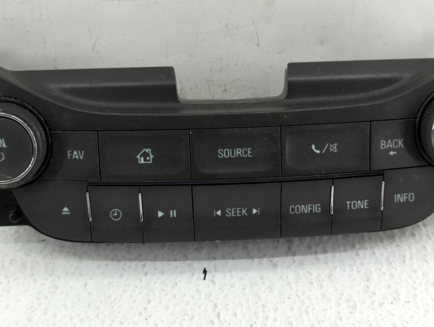 2013-2013 Chevrolet Malibu Radio Control Panel - Oemusedautoparts1.com