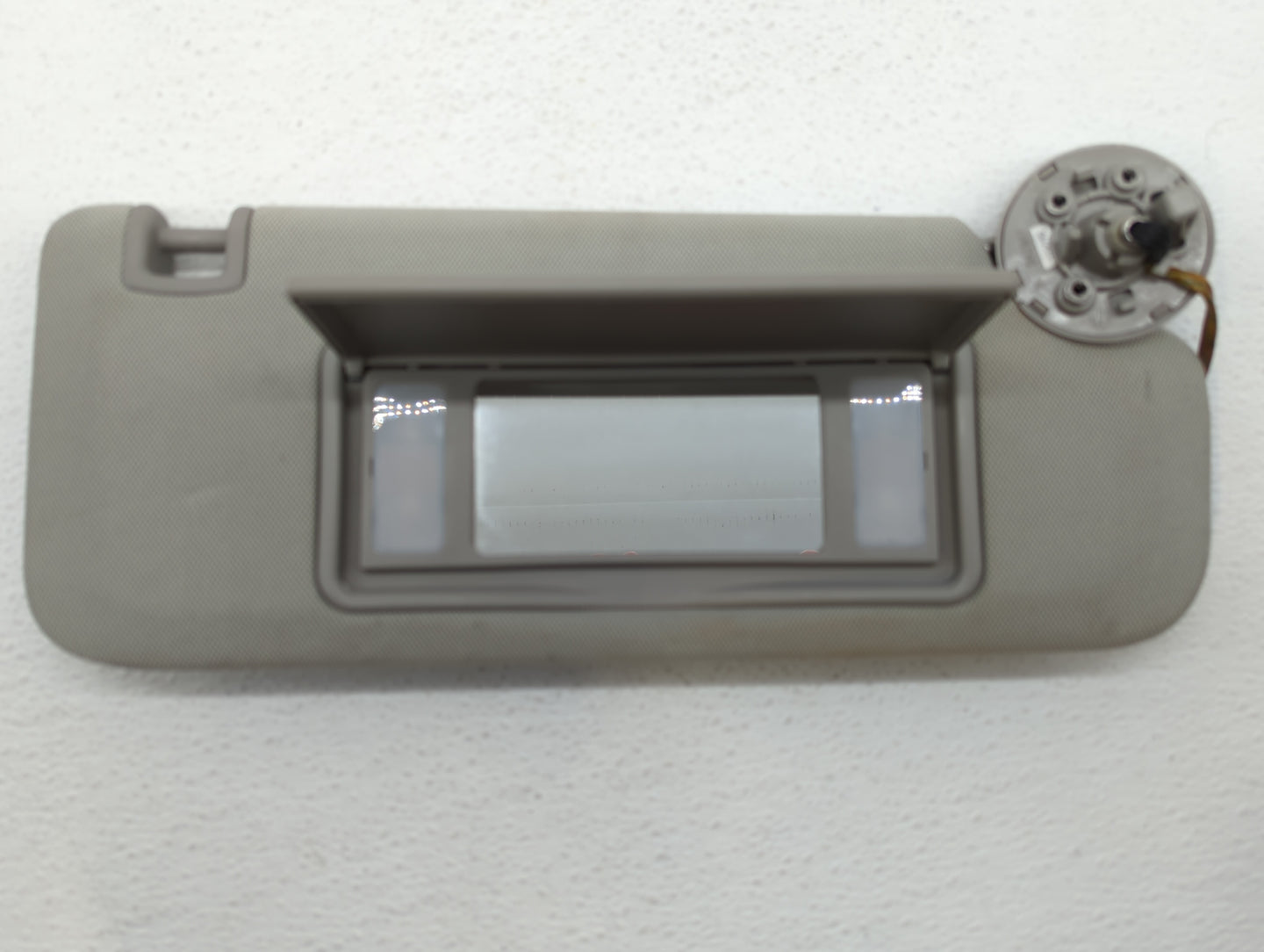 2013-2016 Chevrolet Malibu Sun Visor Shade Replacement Passenger Right Mirror Fits Fits 2013 2014 2015 2016 OEM Used Auto Pa