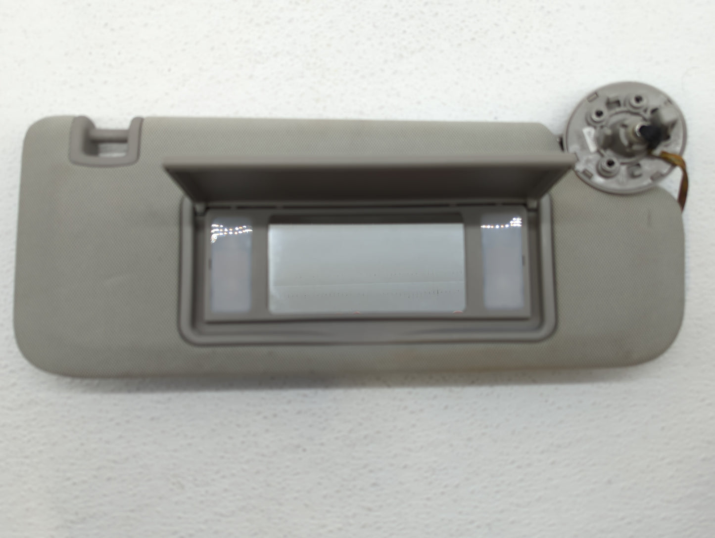 2013-2016 Chevrolet Malibu Sun Visor Shade Replacement Passenger Right Mirror Fits Fits 2013 2014 2015 2016 OEM Used Auto Pa