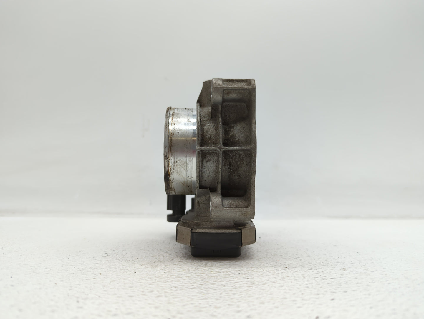 2013-2015 Chevrolet Malibu Throttle Body P/N:12627217DA 12669073DA Fits Fits 2013 2014 2015 2017 2018 OEM Used Auto Parts - 