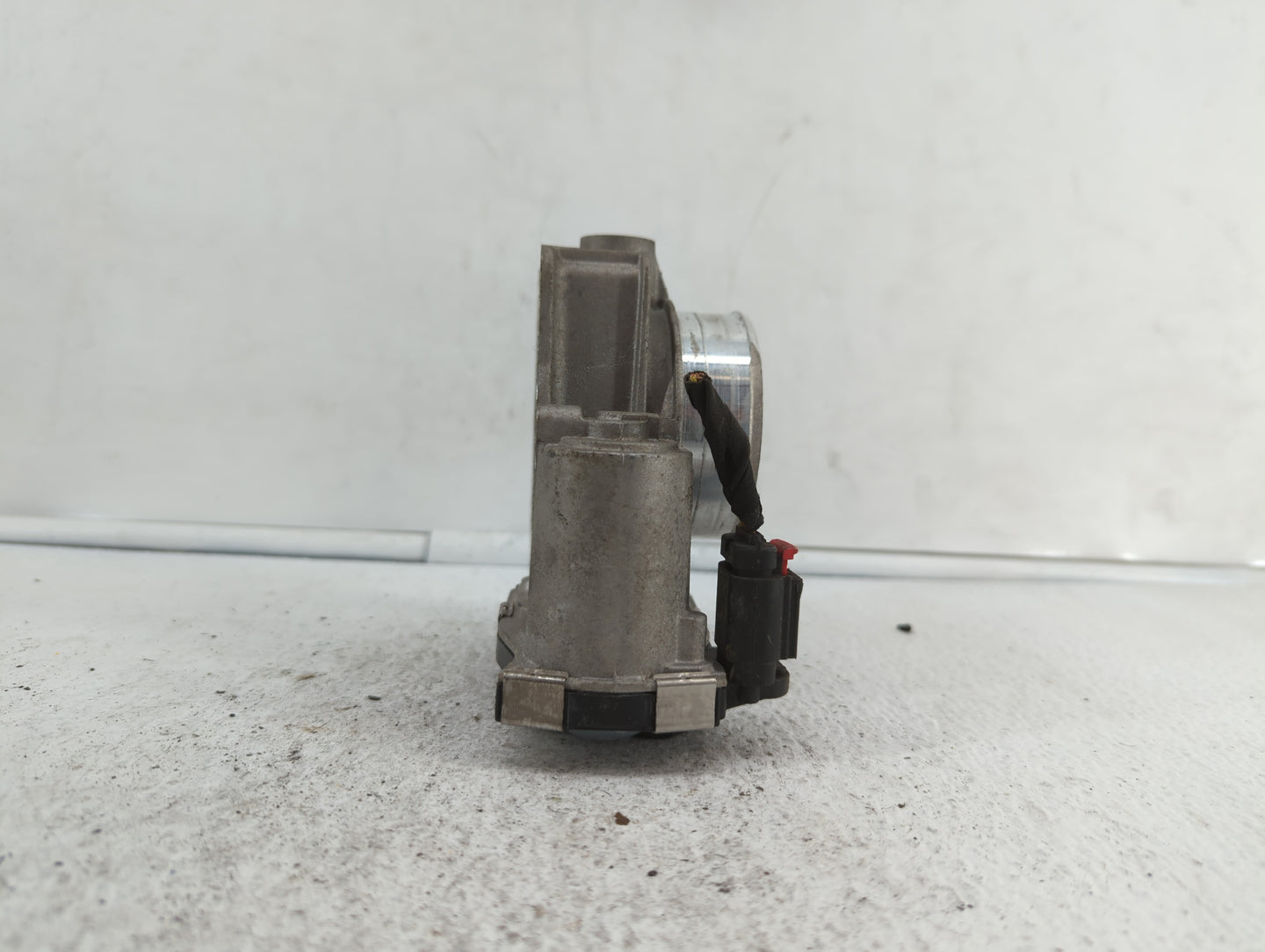 2013-2014 Chevrolet Malibu Throttle Body P/N:12627217DA 12632101CA Fits Fits 2012 2013 2014 2015 OEM Used Auto Parts - Oemus