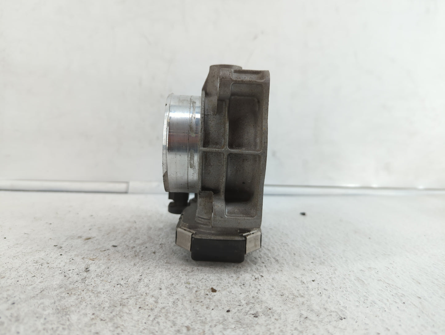 2013-2014 Chevrolet Malibu Throttle Body P/N:12627217DA 12632101CA Fits Fits 2012 2013 2014 2015 OEM Used Auto Parts - Oemus