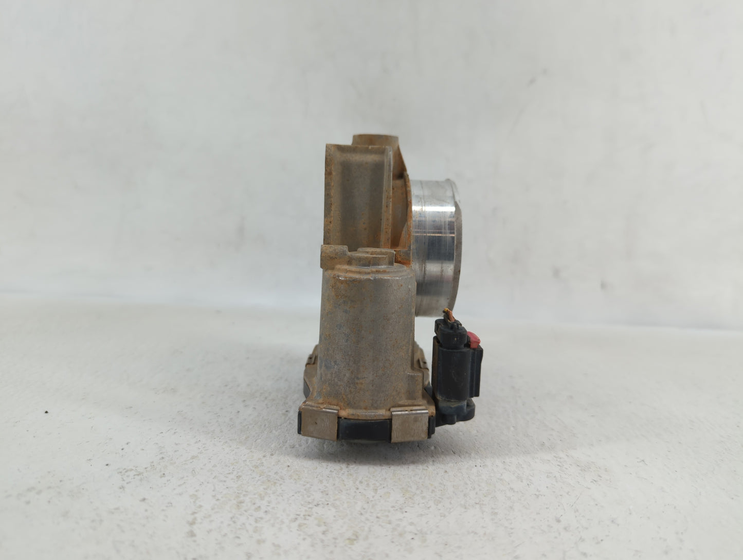2013-2015 Chevrolet Malibu Throttle Body P/N:12627217DA 12669073DA Fits Fits 2013 2014 2015 2017 2018 OEM Used Auto Parts - 