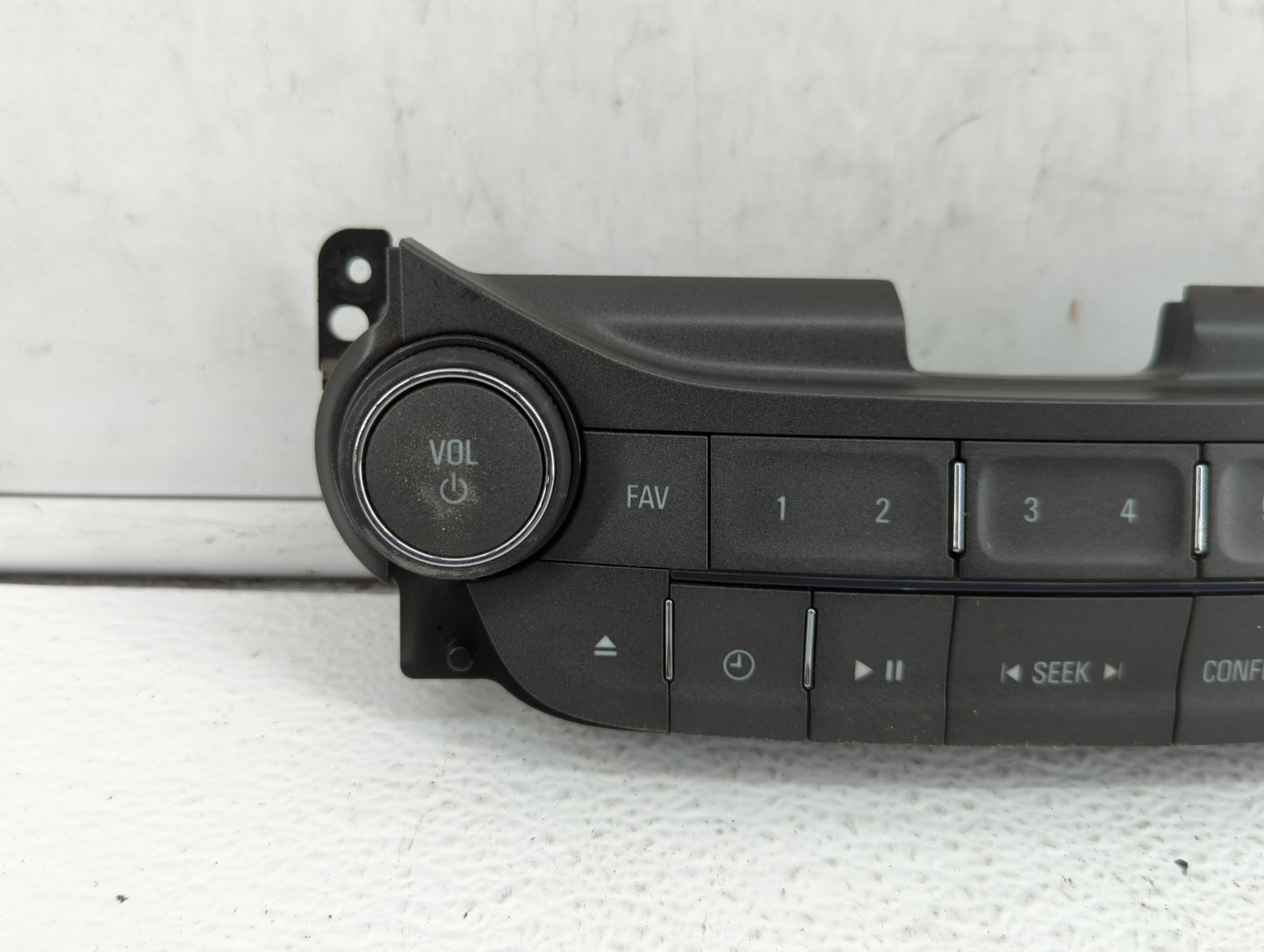 2013-2013 Chevrolet Malibu Am Fm Cd Player Radio Receiver - Oemusedautoparts1.com