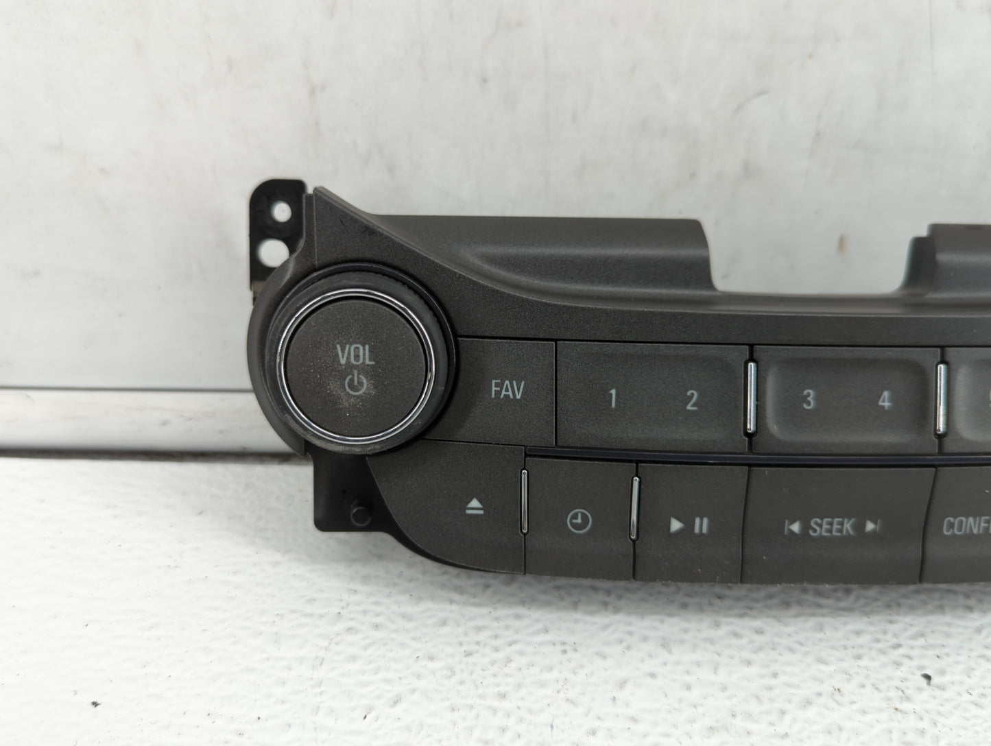2013-2013 Chevrolet Malibu Am Fm Cd Player Radio Receiver - Oemusedautoparts1.com