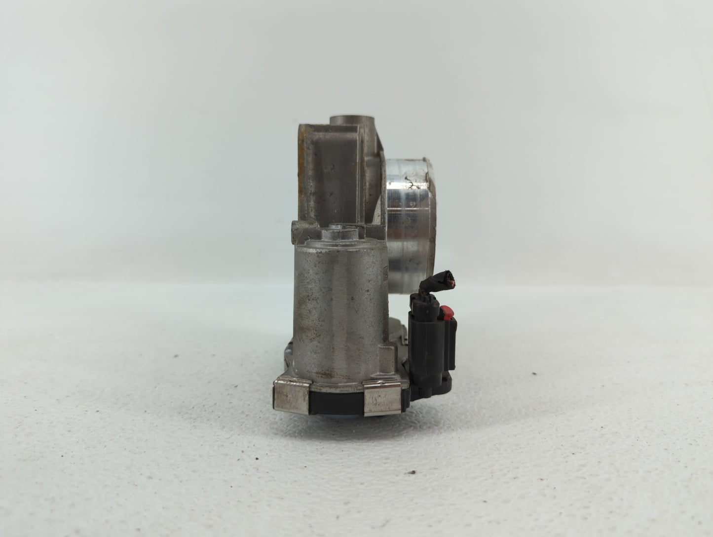 2013-2015 Chevrolet Malibu Throttle Body P/N:12670839AA 12627217DA, 12669073DA Fits Fits 2013 2014 2015 2017 2018 OEM Used A