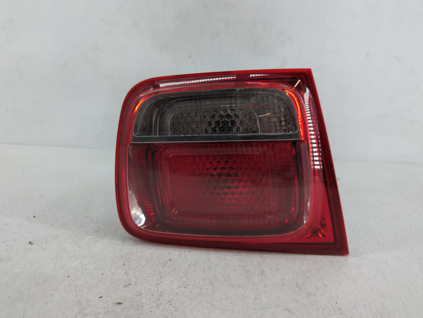 2013-2016 Chevrolet Malibu Tail Light Assembly Driver Left OEM P/N:22907311 Fits Fits 2013 2014 2015 2016 OEM Used Auto Part